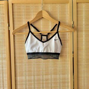 NIKE  Pro Indy Non-Padded Sports Bra